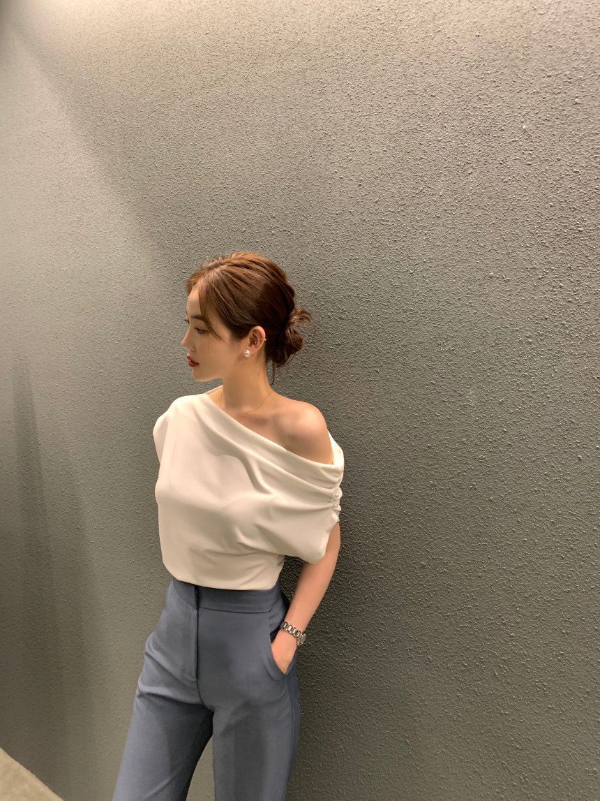 Chelsea Off-The-Shoulder Top