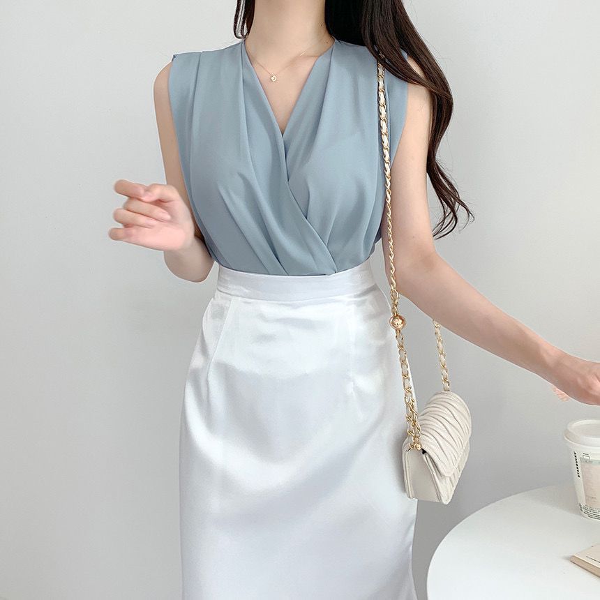 Eileen V-Neck Crossover Top