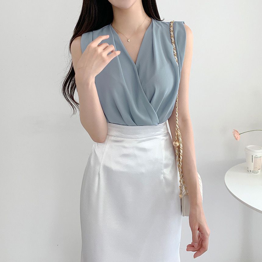 Eileen V-Neck Crossover Top