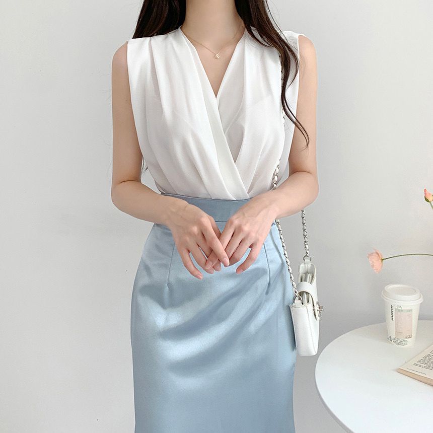 Eileen V-Neck Crossover Top