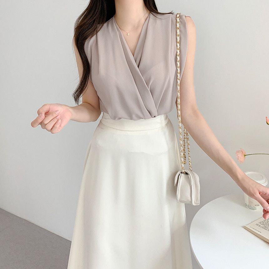 Eileen V-Neck Crossover Top