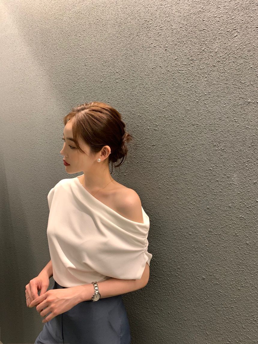 Chelsea Off-The-Shoulder Top